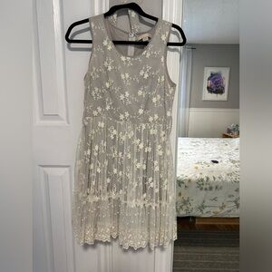 Women’s dress in excellent condition.